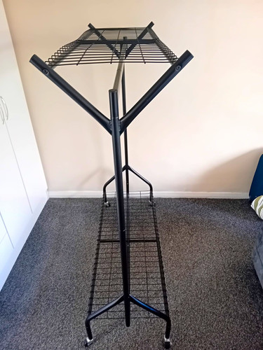 Black metal freestanding - metal,